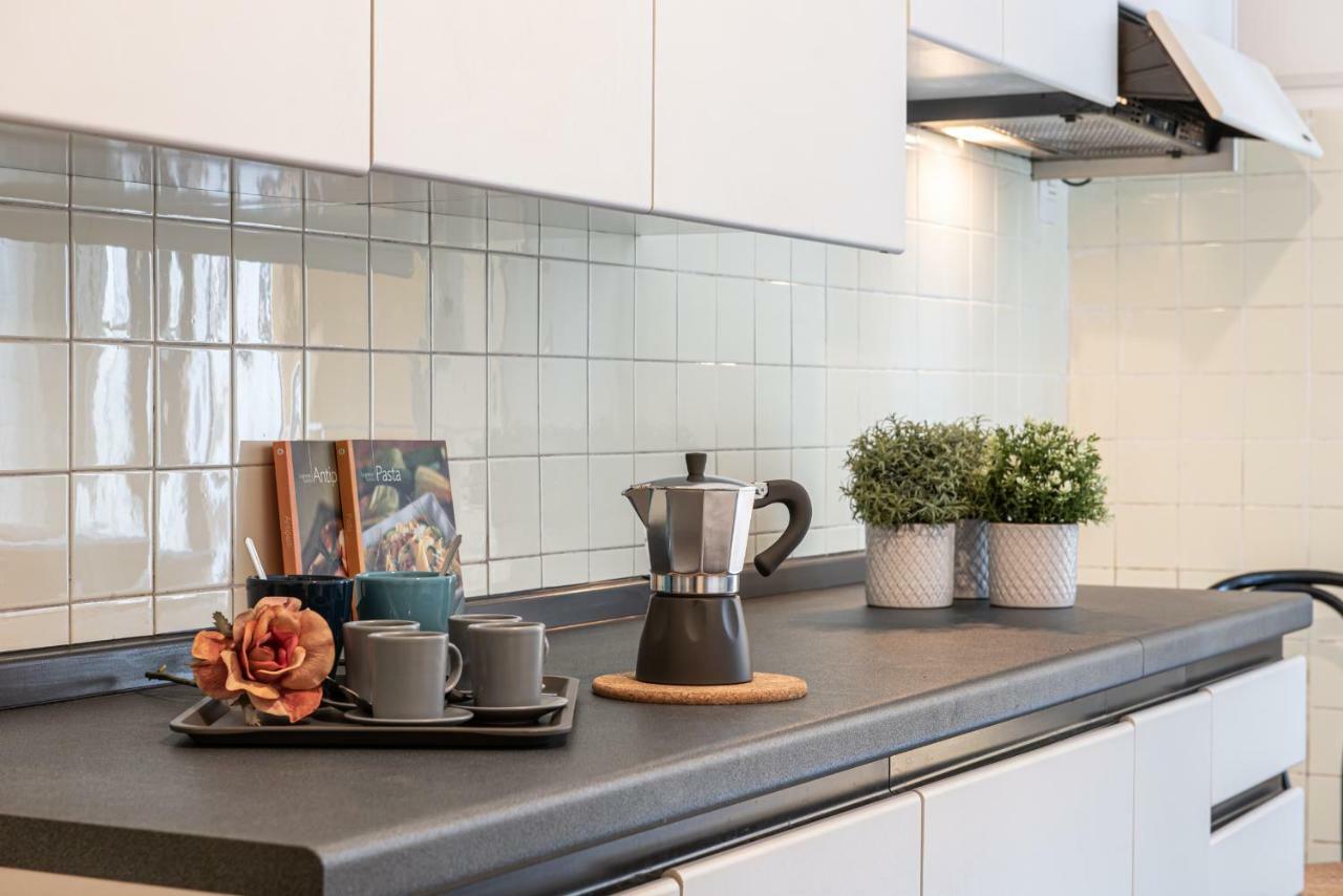 Joivy Sophisticated 3-Bed Flat With Desk Διαμέρισμα Μιλάνο Εξωτερικό φωτογραφία