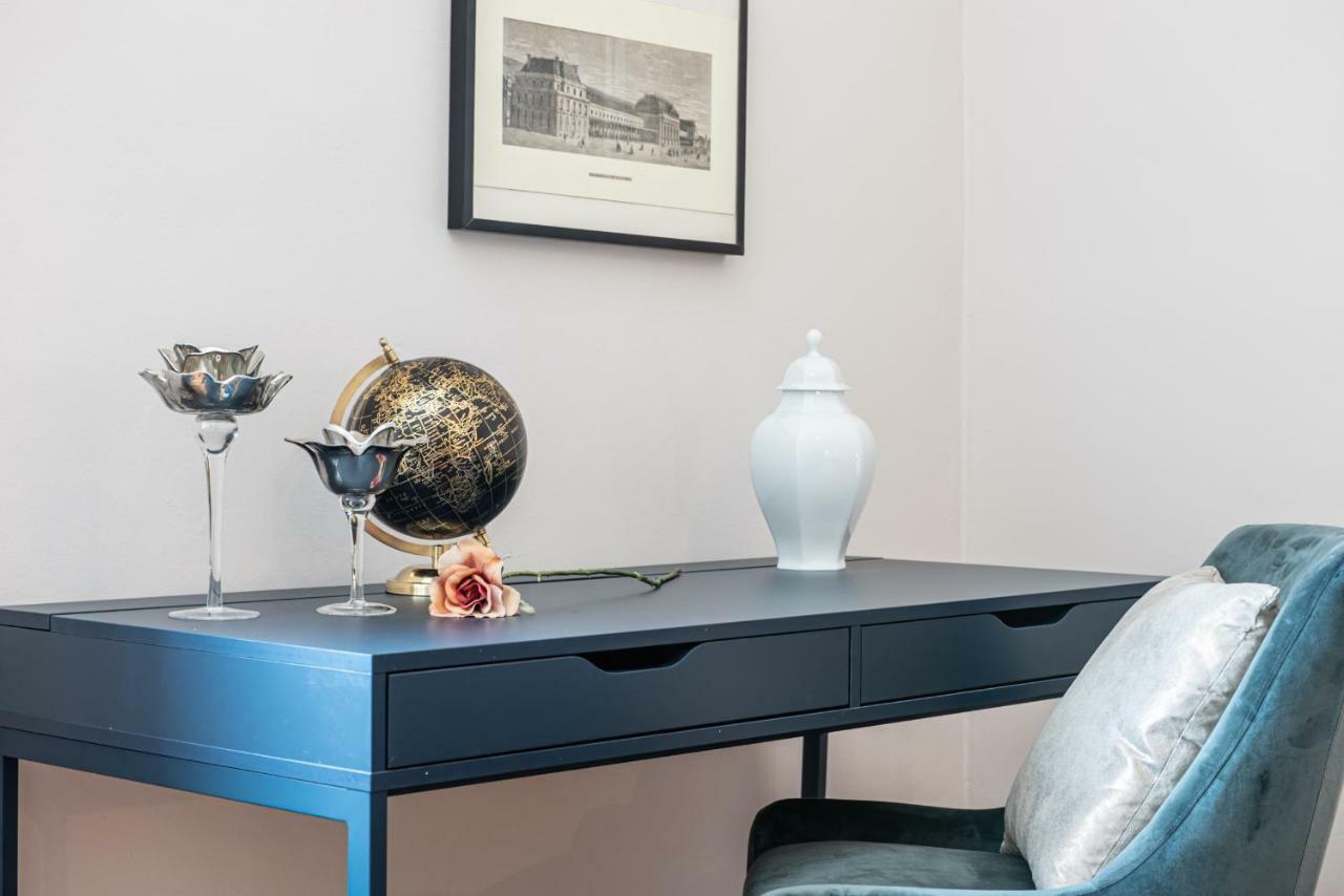 Joivy Sophisticated 3-Bed Flat With Desk Διαμέρισμα Μιλάνο Εξωτερικό φωτογραφία