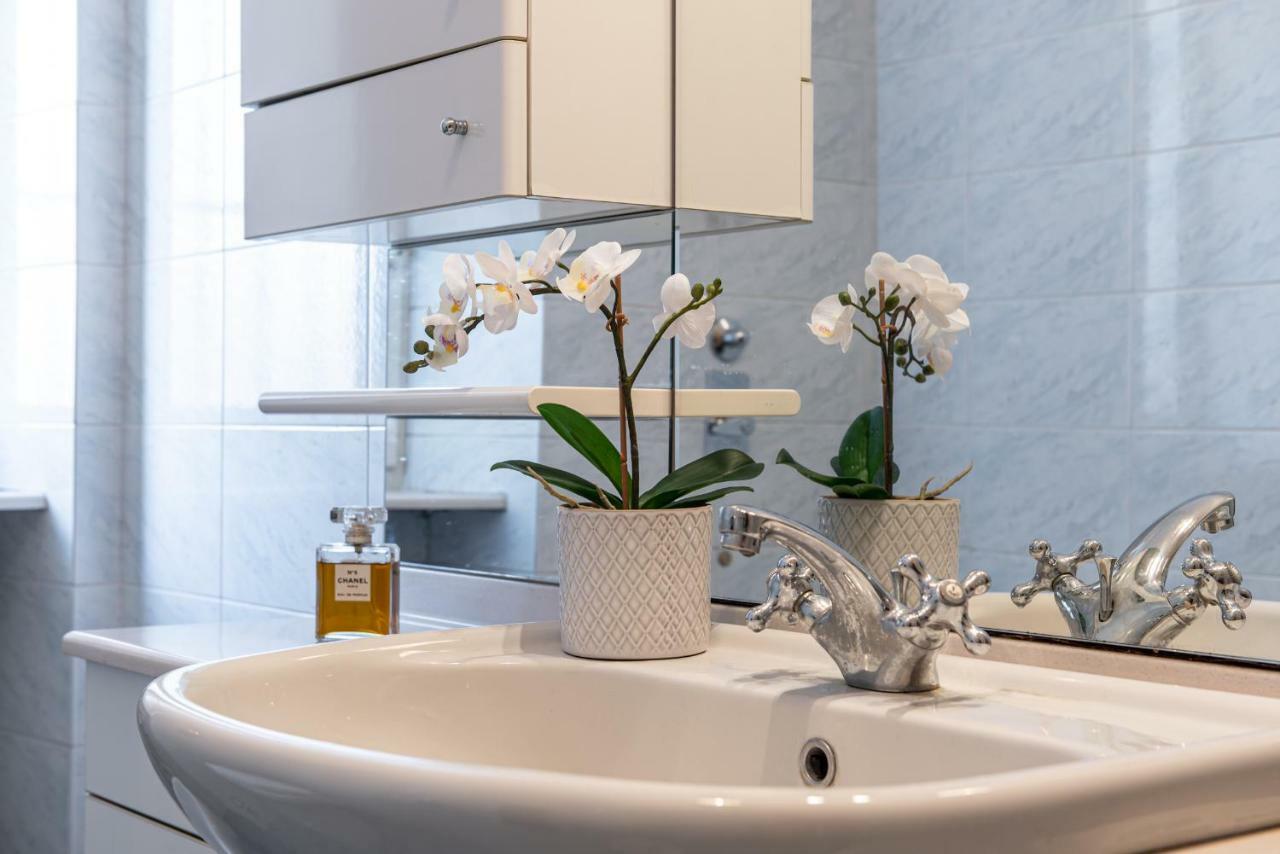 Joivy Sophisticated 3-Bed Flat With Desk Διαμέρισμα Μιλάνο Εξωτερικό φωτογραφία